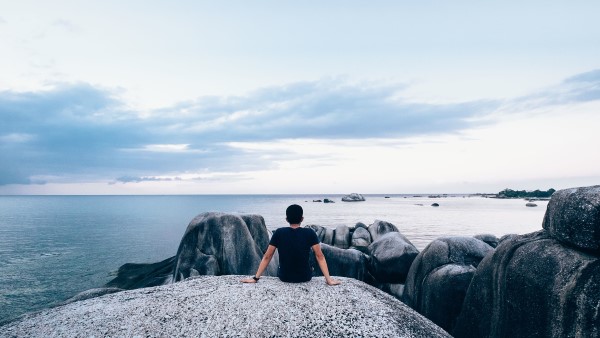 9 signalen dat hij geen serieuze interesse heeft & “how not to act” voor de mannen